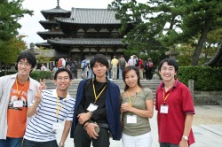井上くん、本道くん、外山くん、吉原さん(事務)、孫くん