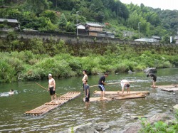 川遊び